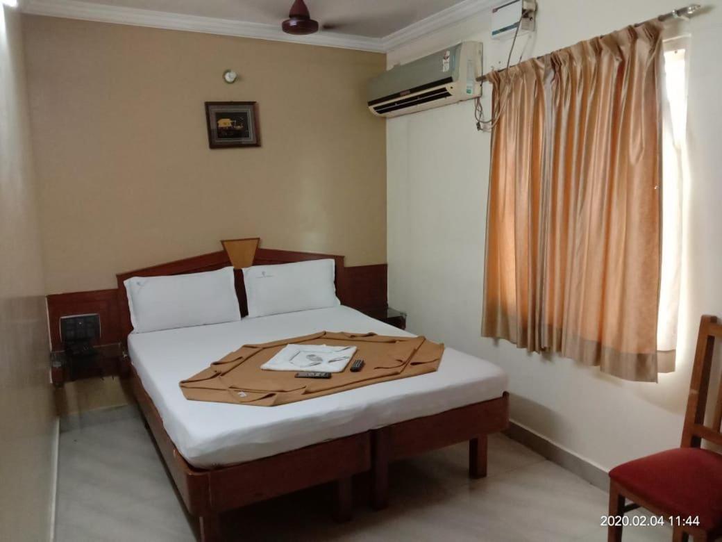 Central Residency Hotel Madras Buitenkant foto