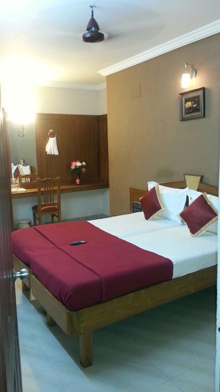 Central Residency Hotel Madras Buitenkant foto