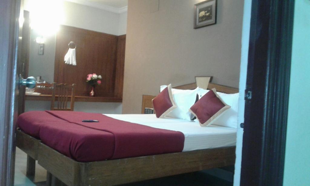 Central Residency Hotel Madras Buitenkant foto