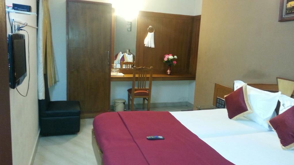 Central Residency Hotel Madras Buitenkant foto