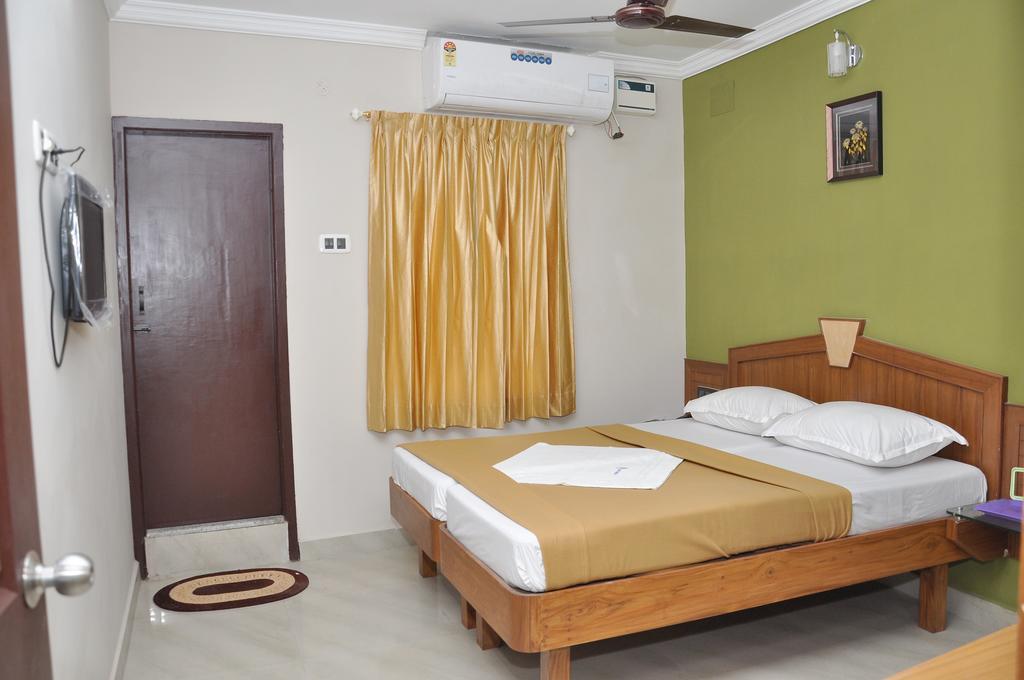 Central Residency Hotel Madras Buitenkant foto